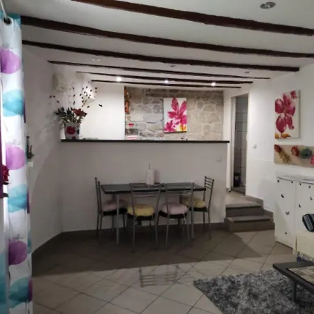 Abella Apartment Split